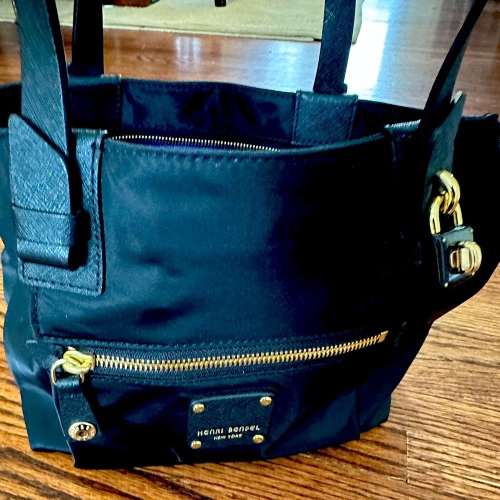 Henri bendel jet setter bag
